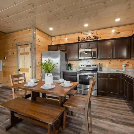 New Cabin With Mountain Views Hot Tub And Game Room Sevierville Exterior photo