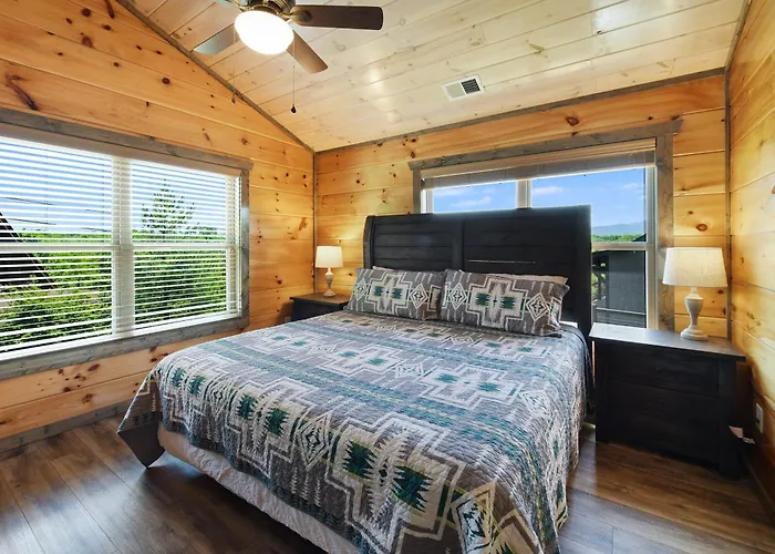 New Cabin With Mountain Views Hot Tub And Game Room