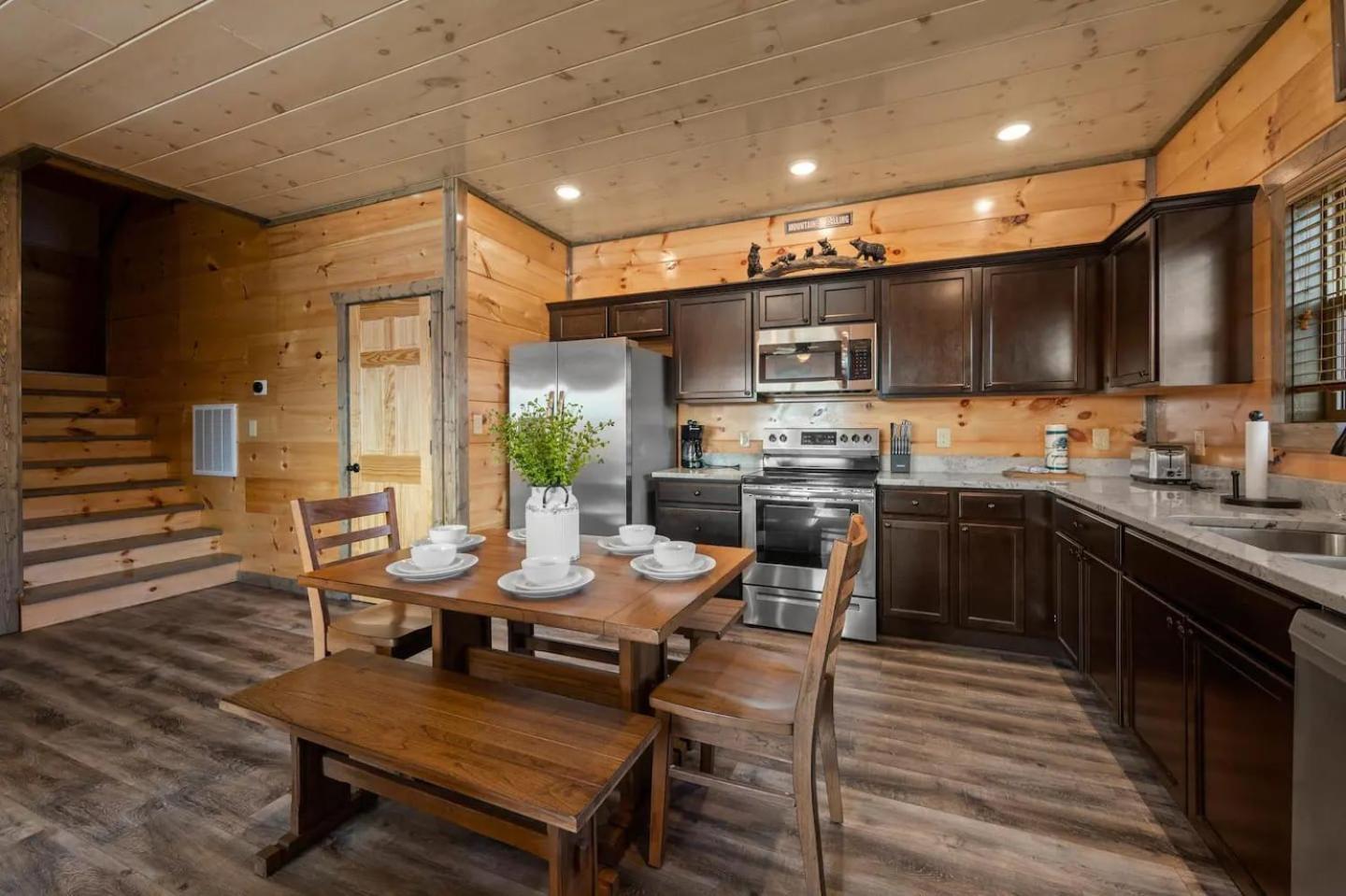 Holiday home New With Mountain Views Hot Tub And Game Sevierville