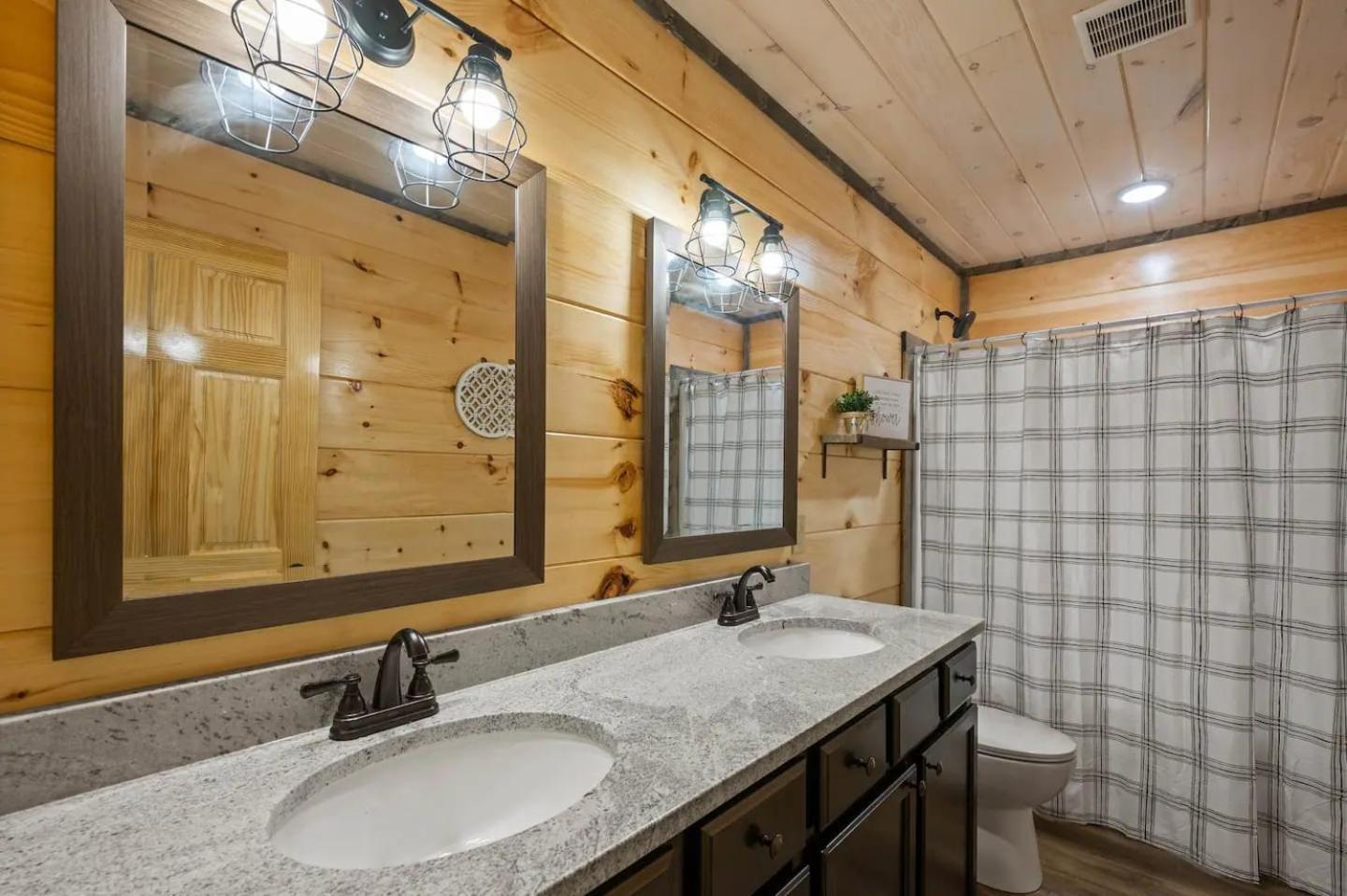 New With Mountain Views Hot Tub And Game