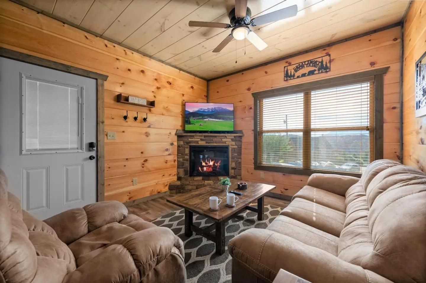 New With Mountain Views Hot Tub And Game Sevierville