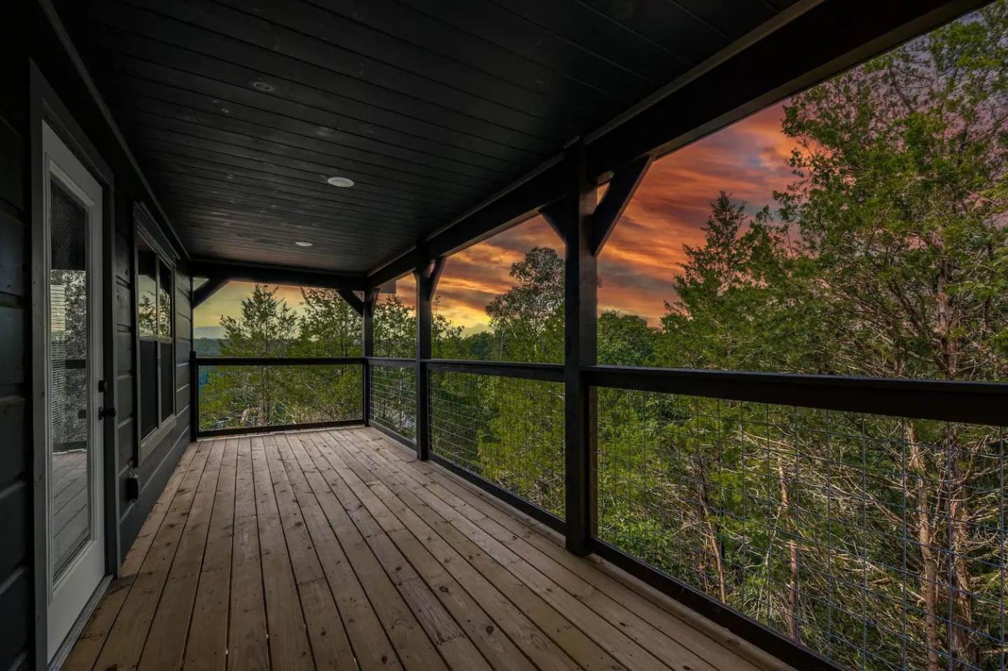 New With Mountain Views Hot Tub And Game Holiday home
