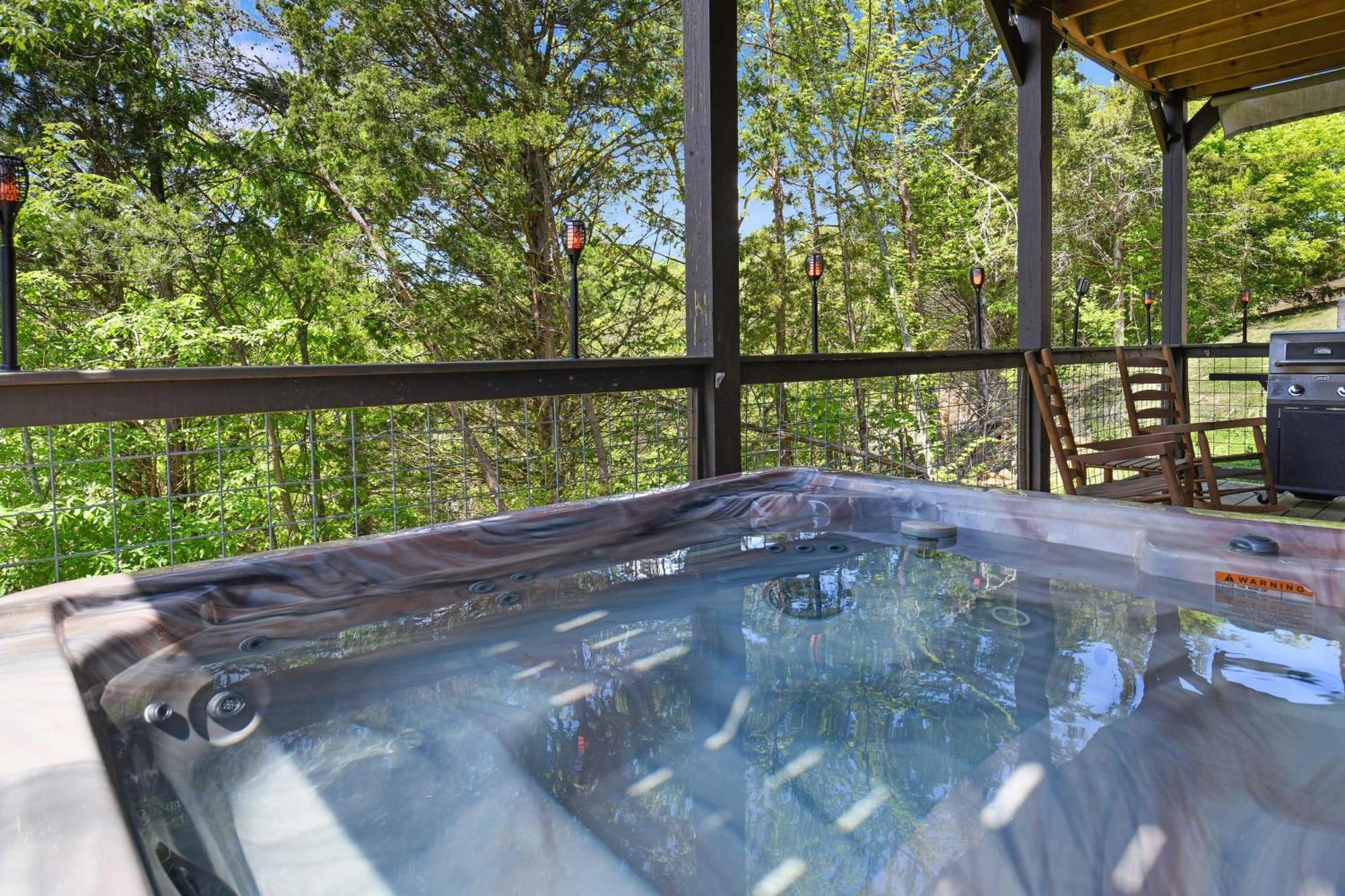 Holiday home New With Mountain Views Hot Tub And Game