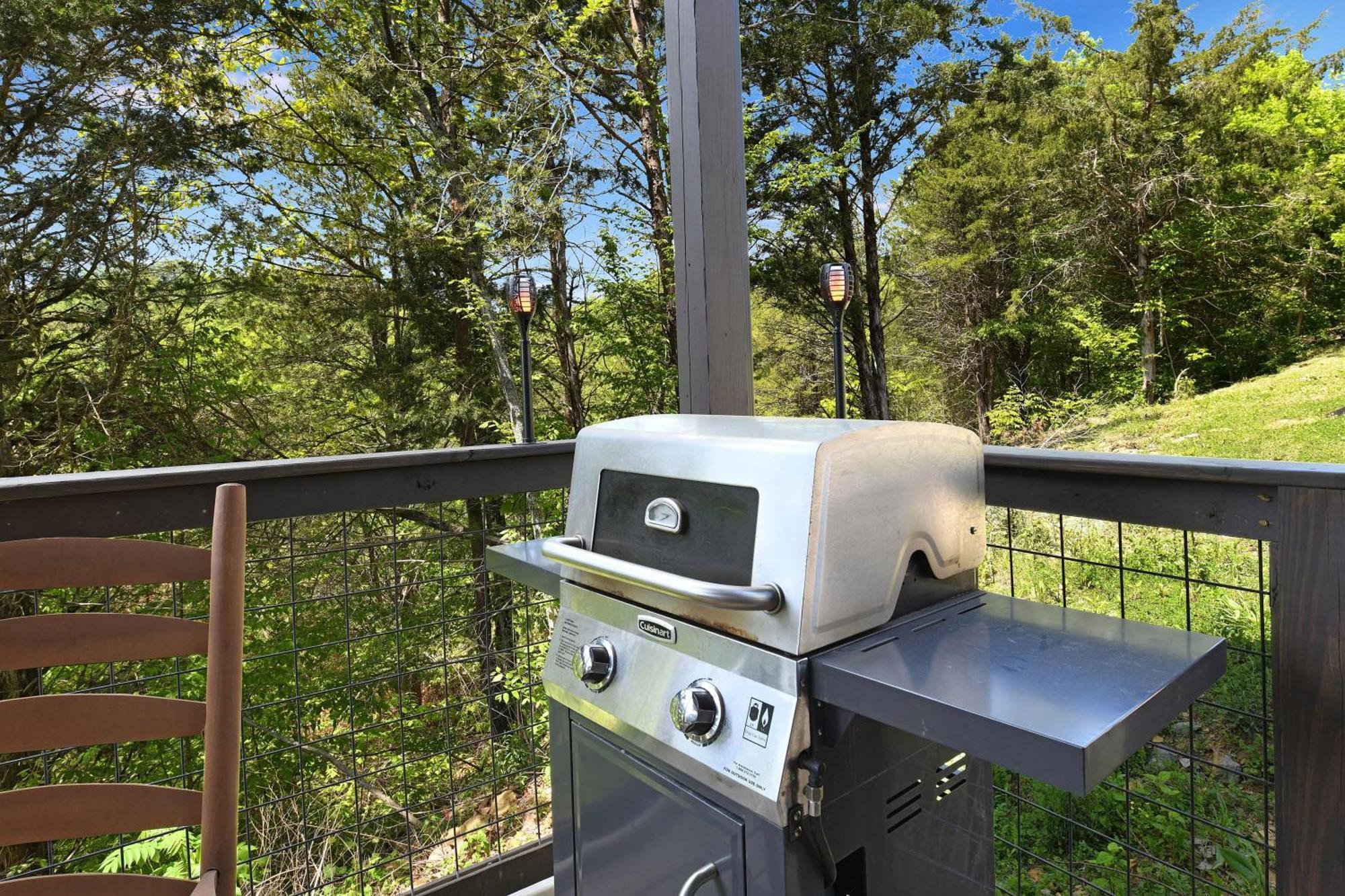 New With Mountain Views Hot Tub And Game Holiday home